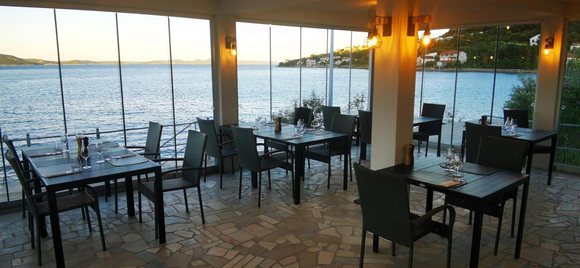 Villa Cortes Mali Iz Ngoại thất bức ảnh